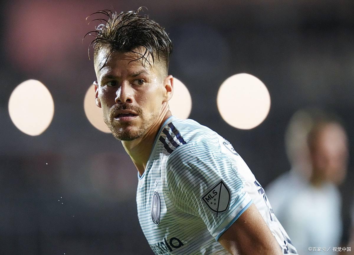 阿隆戈登签约快船